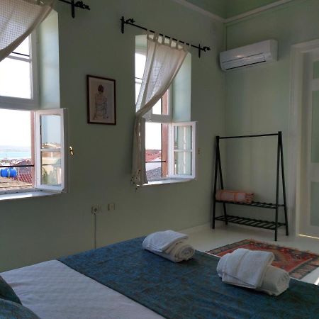 Eolos House Cunda ไอวาลิค ภายนอก รูปภาพ