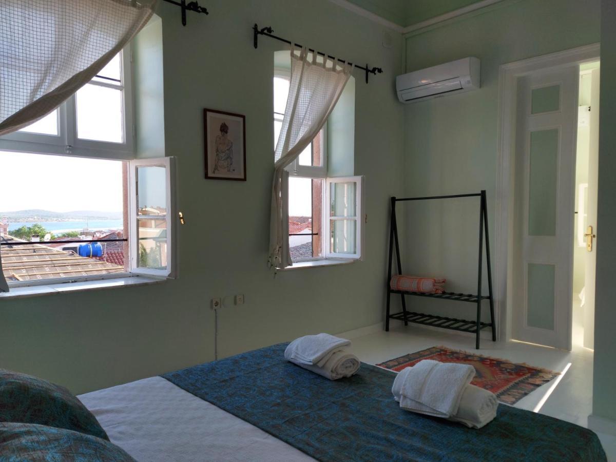 Eolos House Cunda ไอวาลิค ภายนอก รูปภาพ
