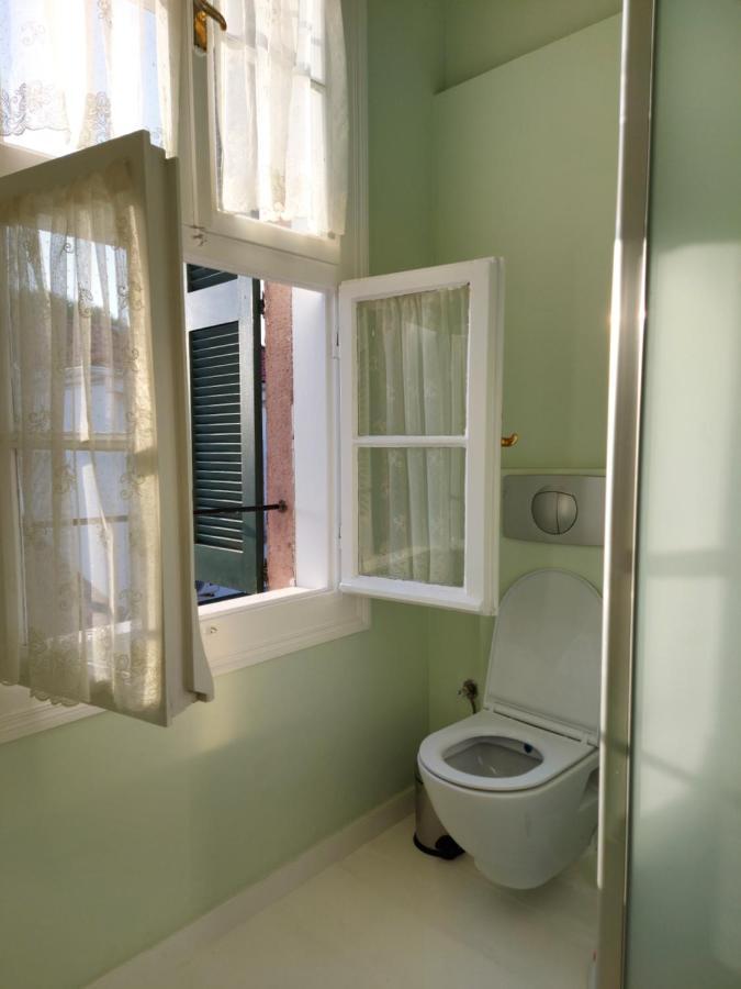 Eolos House Cunda ไอวาลิค ภายนอก รูปภาพ