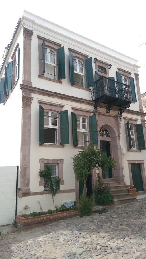 Eolos House Cunda ไอวาลิค ภายนอก รูปภาพ