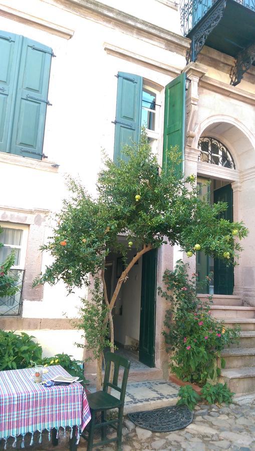 Eolos House Cunda ไอวาลิค ภายนอก รูปภาพ