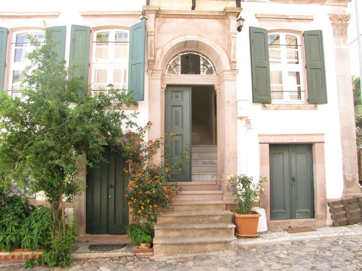 Eolos House Cunda ไอวาลิค ภายนอก รูปภาพ